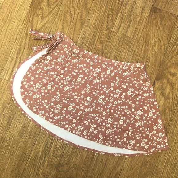 Andie Swim Sarong Coverup in Ditsy Floral Rose Pink Size Medium - Picture 4 of 9